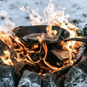 Petromax GP30T gietijzeren grillpan skillet met een diameter van 30 centimeter, een geribbelde bodem en een lange steel