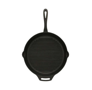 Gietijzeren Petromax grill skillet van 35 cm met een geribbelde bodem voor grillstrepen en handige schenktuiten aan de zijkanten.