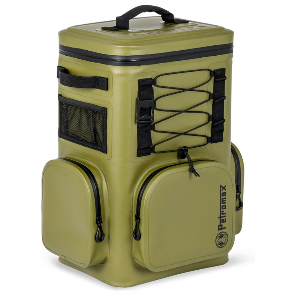 Waterdichte Petromax koelrugzak met een inhoud van 17 liter, voorzien van dikke isolatie en gewatteerde schouderbanden voor outdoor activiteiten.