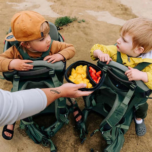 Osprey Poco Premium Child Carrier Black comfortabele zwarte kinderdrager met ingebouwd zonnescherm en opbergvak