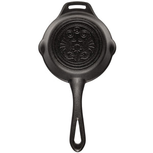 Gietijzeren Petromax skillet fp20 van 20 cm met steel, handgreep en schenktuiten voor outdoor koken.