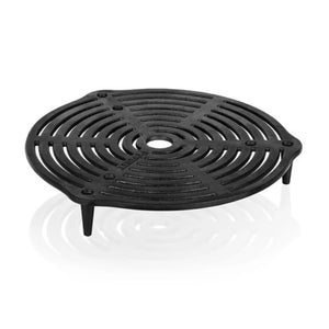 Grote ronde gietijzeren Petromax onderzetter van 30 cm met pootjes en het klassieke logo voor XL pannen en Dutch Ovens.