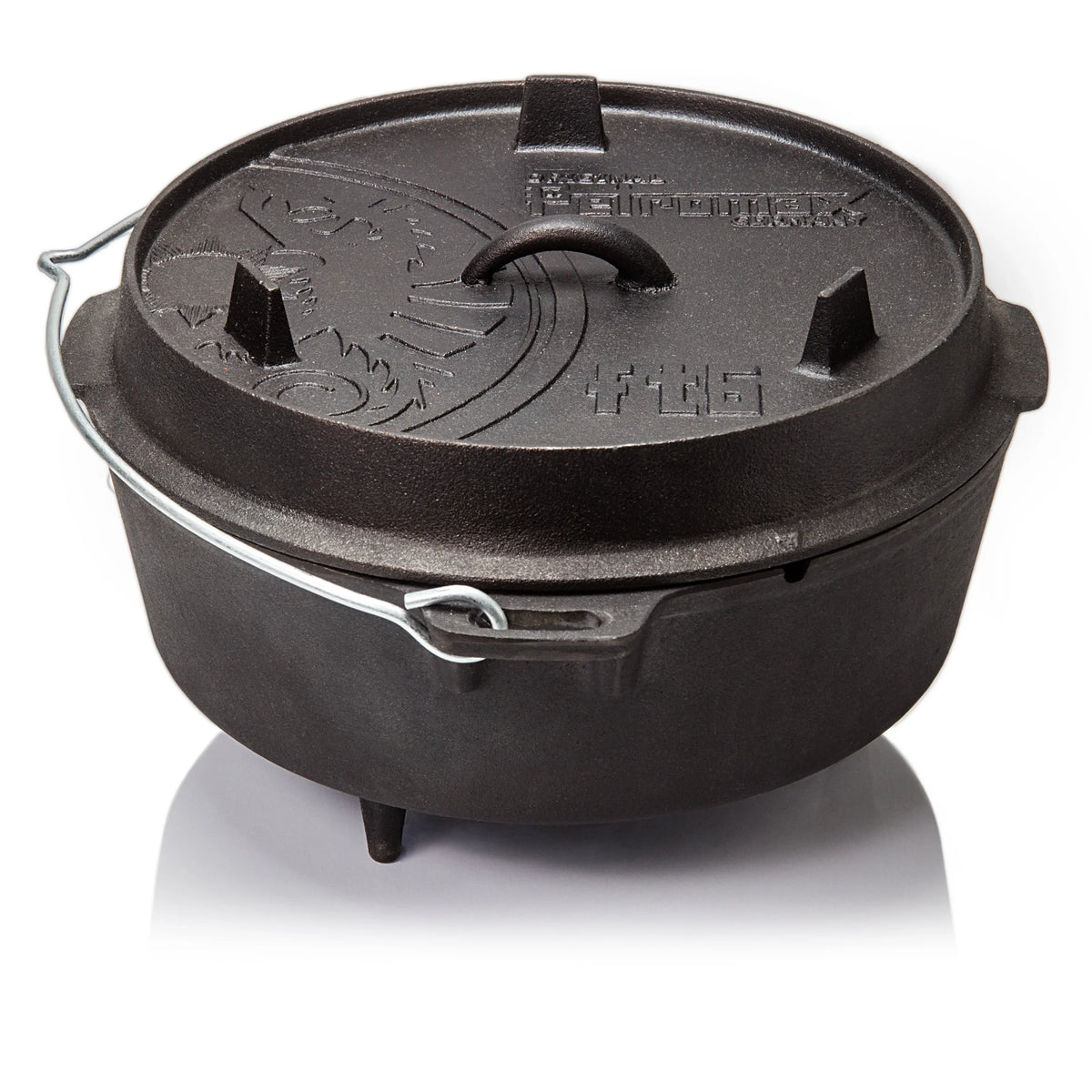 Gietijzeren Petromax ft6 Dutch Oven met pootjes en een multifunctioneel deksel voor koken direct in de hete kolen.