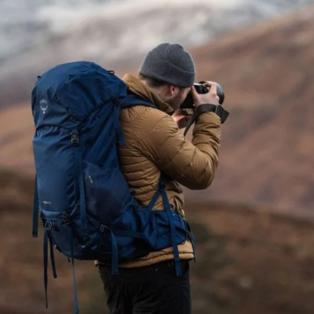 Osprey Rook 65 Astrology Blue OS comfortabele blauwe heren trekkingrugzak van 65 liter met AirSpeed rugpand