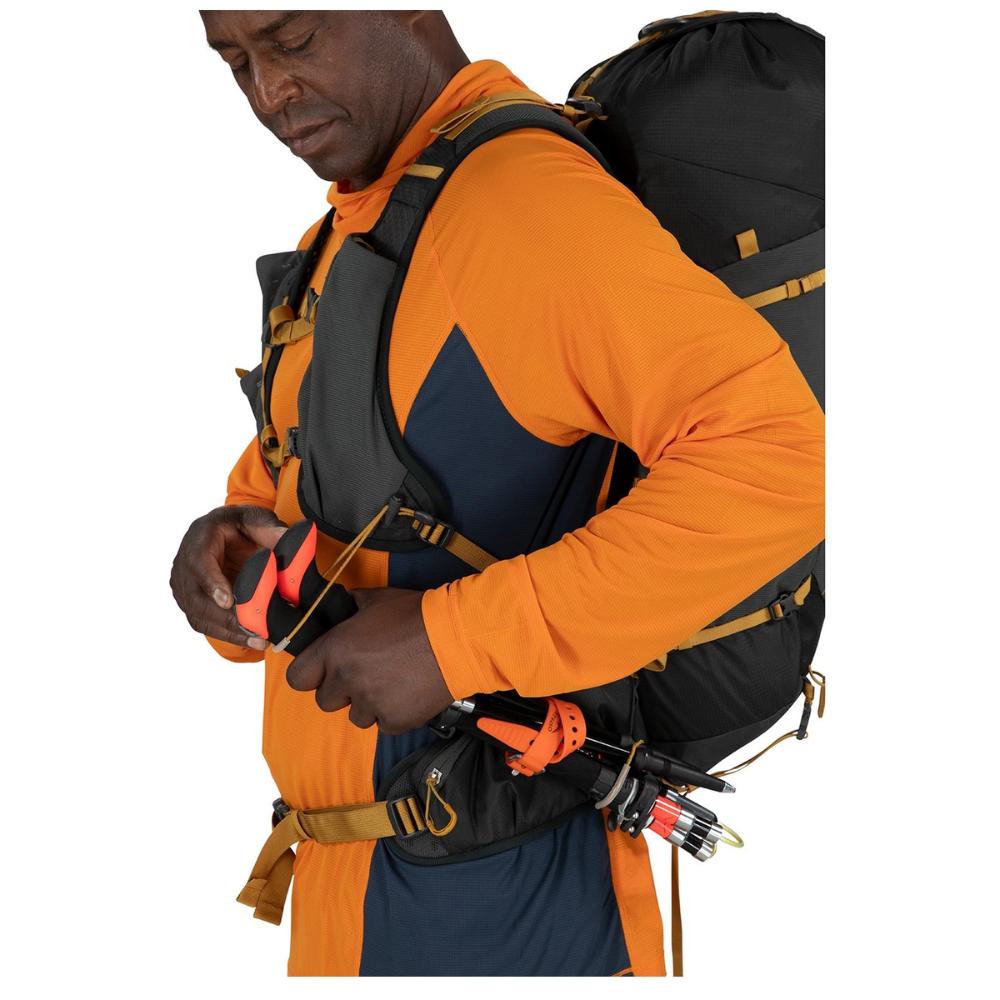 Osprey Talon Velocity 30 Dark Charcoal S-M snelle donkergrijze heren wandelrugzak van 30 liter met ademend rugpand