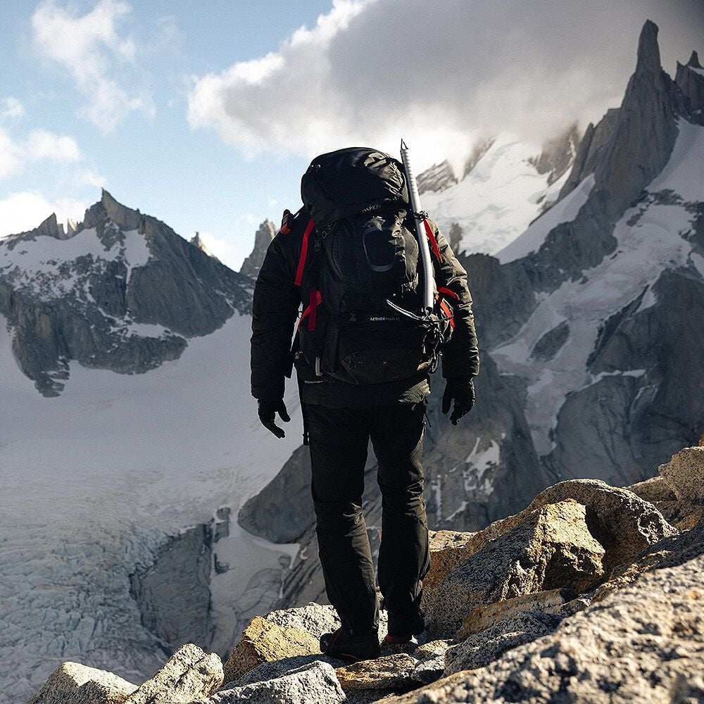 Osprey Aether Plus 85 Black L-XL grote zwarte heren trekkingrugzak van 85 liter met verstelbaar rugpand