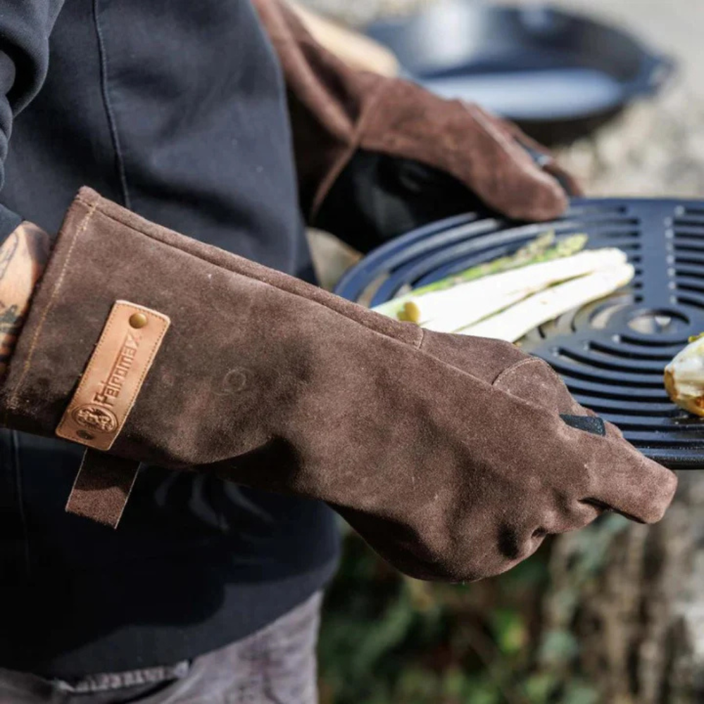 Donkerbruine Petromax suèdeleden barbecue handschoenen maat XL met hittebestendige Kevlar handpalmen voor outdoor koken.