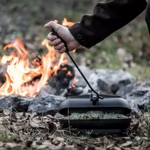 Petromax gietijzeren dekselhaak met spiraalhandvat voor het veilig optillen van hete Dutch Oven deksels