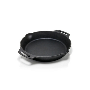 Gietijzeren Petromax skillet fp30h met een diameter van 30 cm, voorzien van twee korte zijhandgrepen en schenktuiten voor barbecues en ovens.