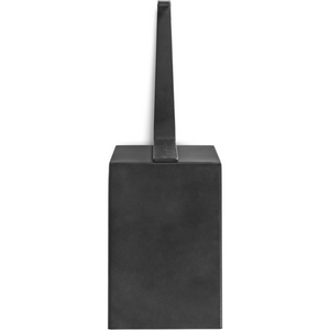 Zwart stalen Petromax kolenschep met een vlak blad en een gebogen handgreep voor het verplaatsen van as en briketten.