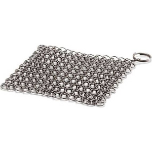 Roestvrijstalen Petromax ringreiniger van 20x20 cm voor het veilig schoonmaken van gietijzeren pannen zonder het patina te beschadigen.