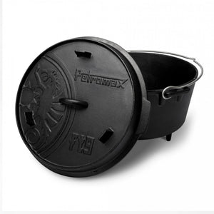Gietijzeren Petromax ft9 Dutch Oven met pootjes en een inhoud van 7,5 liter voor koken en stoven direct in de hete kolen.