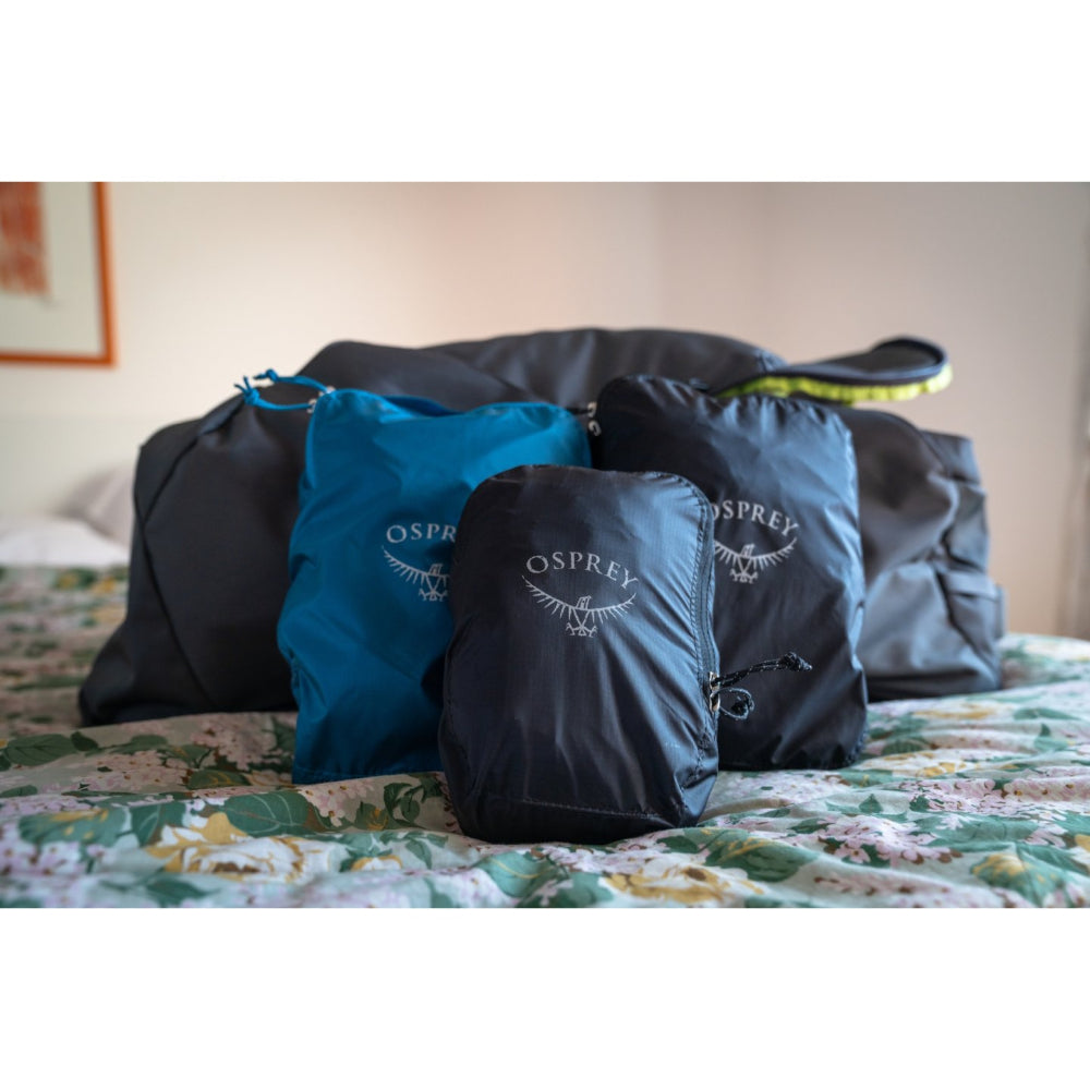 Osprey Ultralight Packing Cube Set in het zwart bestaande uit drie lichtgewicht opbergtassen van verschillende formaten voor bagage