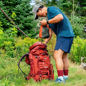 Osprey Aether 65 Deep Acorn Red S-M roodbruine heren trekkingrugzak van 65 liter met AirScape rugpand