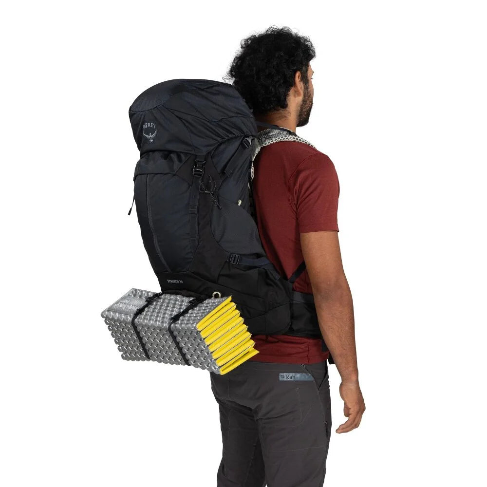 Osprey Stratos 34 Raven Black OS ademende zwarte heren wandelrugzak van 34 liter met AirSpeed rugpand