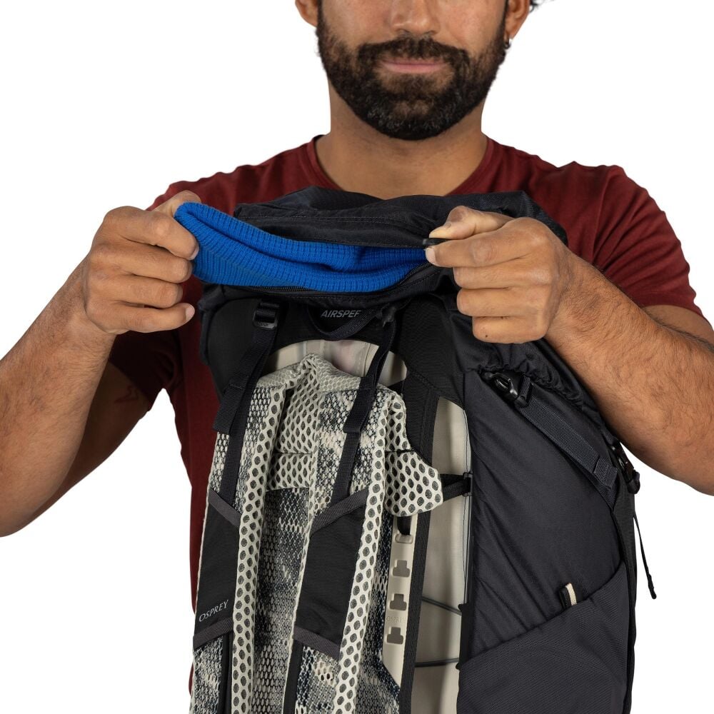 Osprey Stratos 34 Raven Black OS ademende zwarte heren wandelrugzak van 34 liter met AirSpeed rugpand